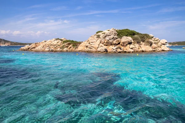 Porto della Madonna, Maddalena szigetcsoporthoz, Szardínia, Olaszország — Stock Fotó