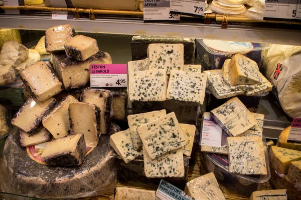 Queijo em um mercado — Fotografia de Stock