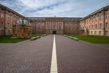 Meclis. Potsdam, Almanya