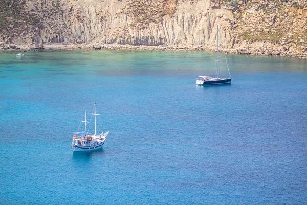 Zwei Boote im Meer — Stockfoto