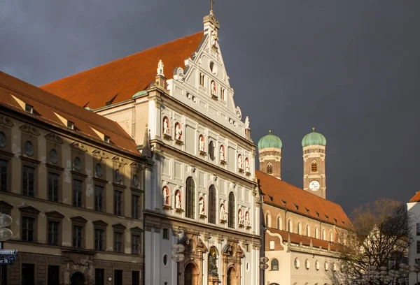 Kostel svatého Michala v centru Mnichov, Německo — Stock fotografie