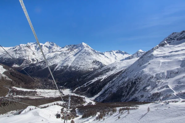 Wyciągu ropeway Funifor w Saas-Fee, Szwajcaria — Zdjęcie stockowe