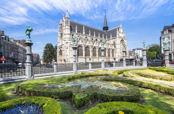 Igreja de Nossa Senhora do Sablon em Brussel, Bélgica — Fotografia de Stock