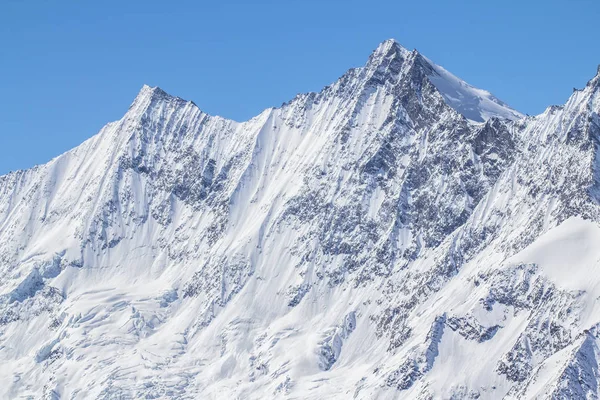Saas Fee, İsviçre dağ aralığında