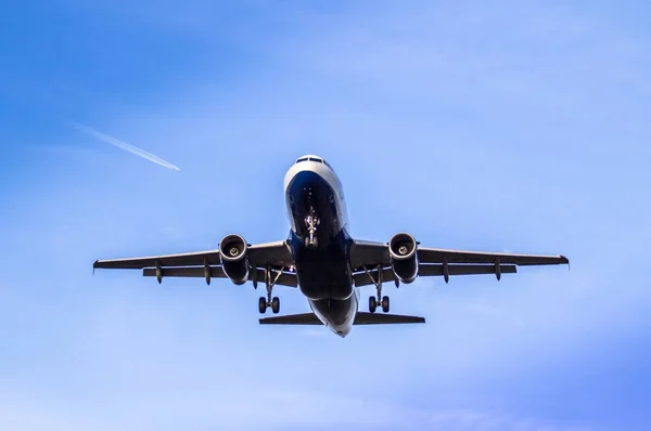 Airplane ist landing — Stok fotoğraf