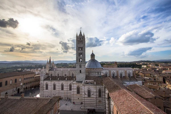 Campanile e Cupola del Duomo di Siena, Toscana — Foto Stock