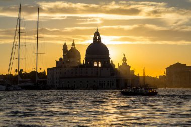 Günbatımı arkasında Kilisesi, Madonna Della Salute Venedik