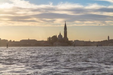 San Giorgio Maggiore Venedik'te günbatımı manzarası