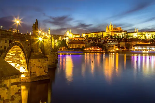 Gece, Çek Cumhuriyeti, Prag Kalesi ve St. Vitus Katedrali