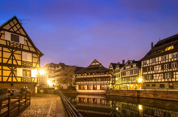 Zabytkowej dzielnicy "Petite France", Strasburg, Francja — Zdjęcie stockowe