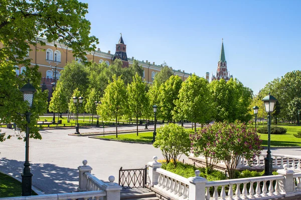 Αλέξανδρος κήπο στη Μόσχα την άνοιξη, Ρωσία — Φωτογραφία Αρχείου