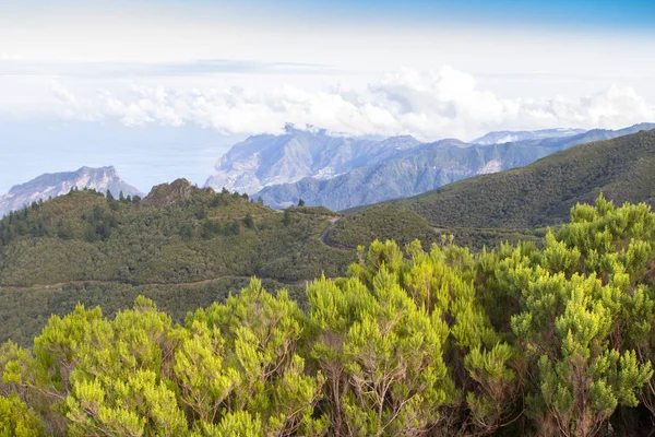 Paisagem montanhosa na Madeira, Portugal — Fotografia de Stock