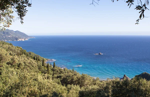 Spektakulär utsikt och grönskande av Palaiokastritsa, Korfu, Grekland — Stockfoto