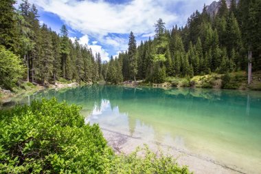 Lake Braies Dolomites, İtalya içinde