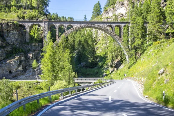 Арка Віадук в Швейцарії — стокове фото