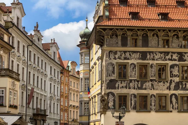 Bâtiments historiques dans la vieille ville de Prague, République tchèque — Photo