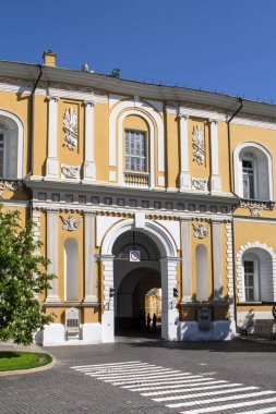 Moskova, Rusya Senato Meydanı girişine