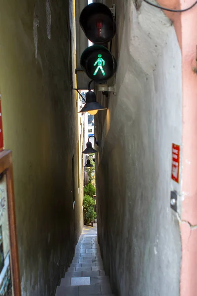 The narrow street in Prague — Stock Photo, Image