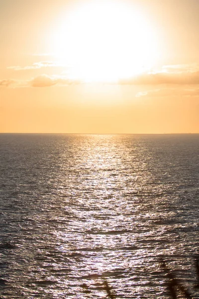 Pôr do sol sobre o mar — Fotografia de Stock