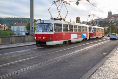 Prag Caddesi'ndeki eski tramvay