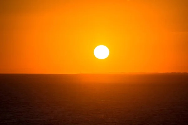 Západ slunce nad mořem — Stock fotografie