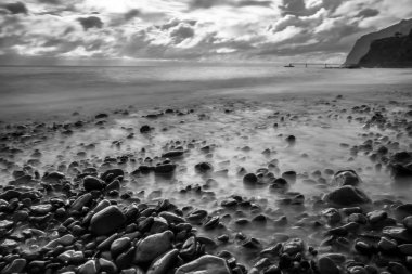 Okyanus kıyısında Madeira