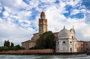 Isola üzerinde Adası San Michele Venedik'te San Michele kilisede