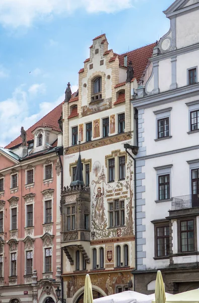 Historische Gebäude in der Prager Altstadt, Tschechische Republik — Stockfoto