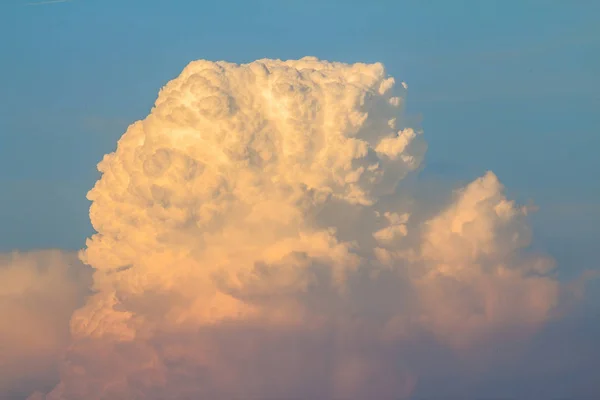 Awan selama matahari terbenam — Stok Foto