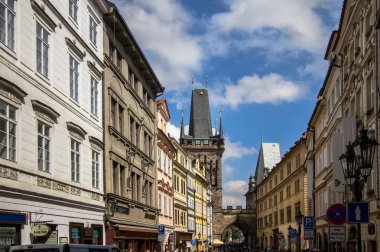 Eski kasaba wth Charles Köprüsü arka planda