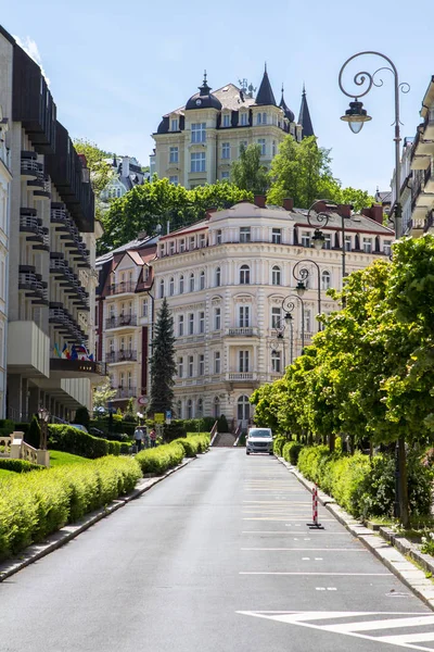 Krásné budovy města Karlovy Vary, Česká republika — Stock fotografie