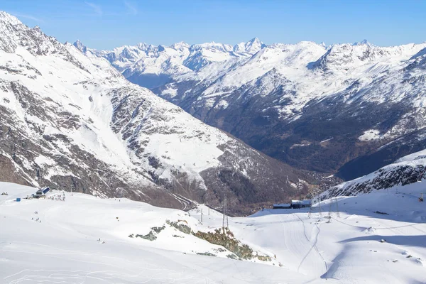 De bergketen in Saas Fee, Zwitserland — Stockfoto