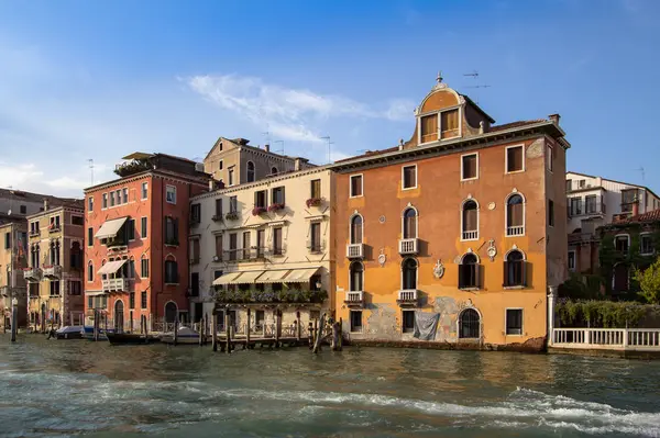 Palacios en el Gran Canal, Venecia, Italia — Foto de Stock