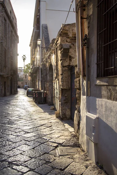Úzká ulice Palermo, Itálie — Stock fotografie