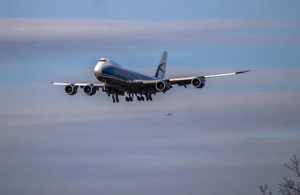 Flugzeug landet — Stockfoto