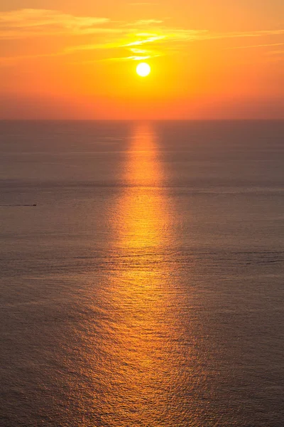 Vackert Landskap Med Solnedgång Över Havet — Stockfoto