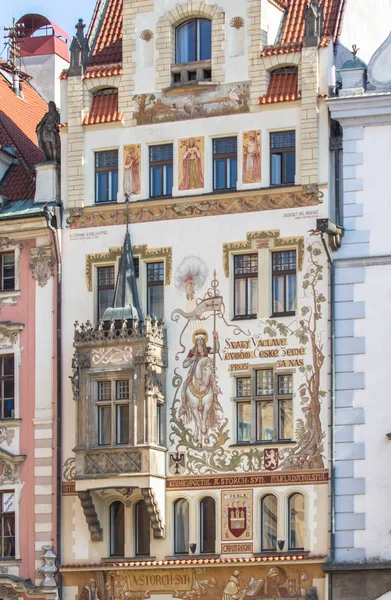 旧市街でプラハ チェコ共和国で美しい建物 — ストック写真