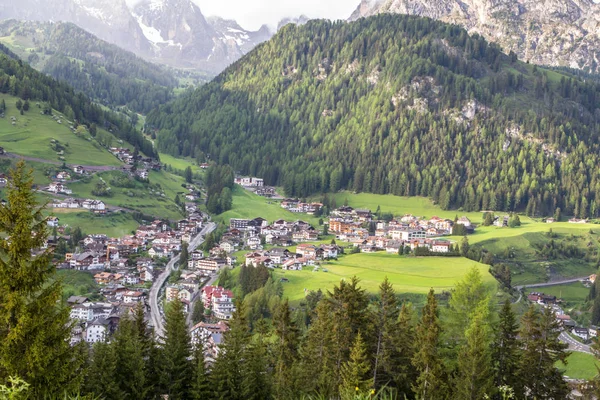 Selva Vesnice Wolkenstein Údolí Gardena Jižní Tyrolsko Dolomity Itálie — Stock fotografie