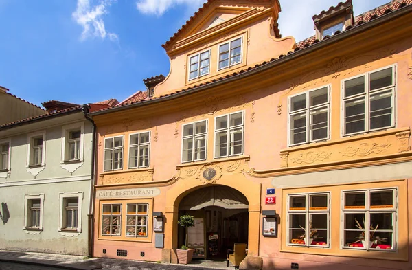 Estrecha Calles Antiguas Hermosos Edificios Casco Antiguo Praga República Checa — Foto de Stock