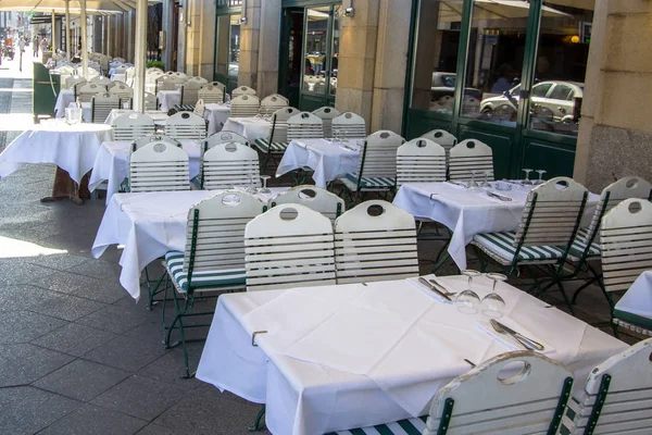 Gezellige Straat Cafe Met Wit Tafellaken Berlijn Duitsland — Stockfoto