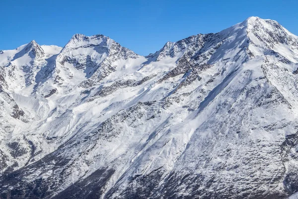 De bergketen in Saas Fee, Zwitserland — Stockfoto