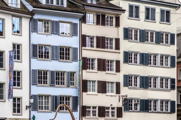 Palazzo storico a Zurigo, Svizzera — Foto Stock