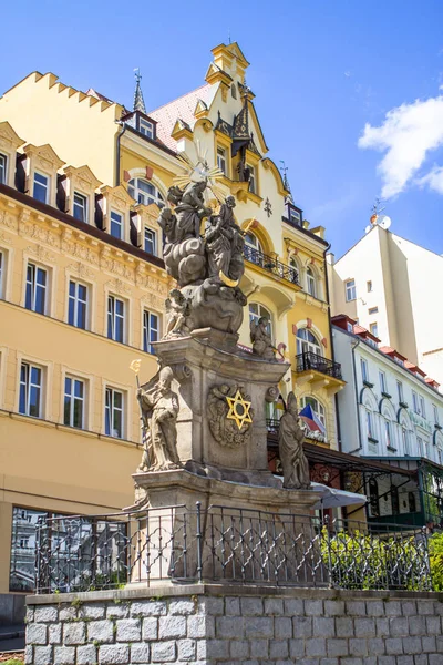 Belos edifícios de Karlovy Vary, República Checa — Fotografia de Stock