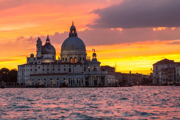 Basilica Santa Maria della salute at sunset, Venecia — Foto de Stock