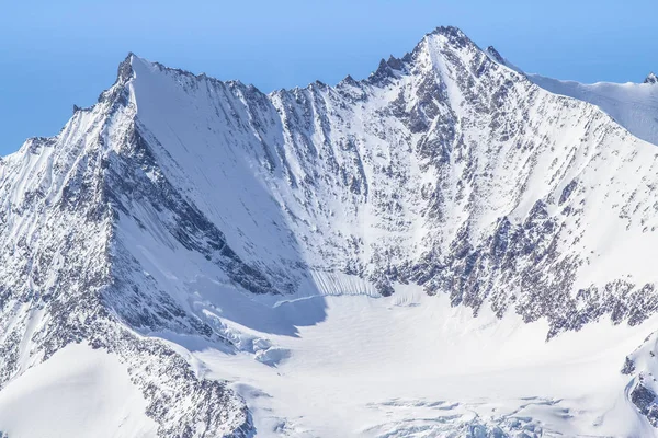 De bergketen in Saas Fee, Zwitserland — Stockfoto