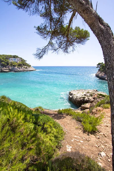 Cala Mitjana, Menorca, Espanha — Fotografia de Stock