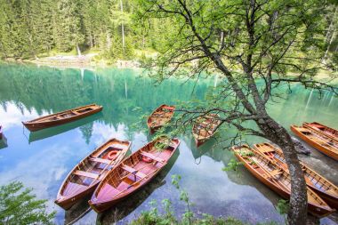 Tekne Braies Gölü, Dolomites, İtalya