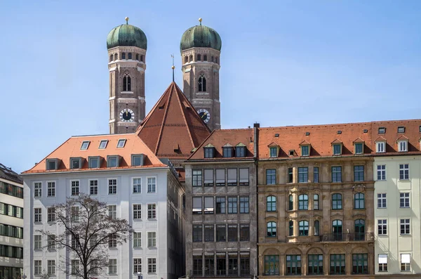 Frauenkirche en el centro de Munich, Alemania — Foto de Stock