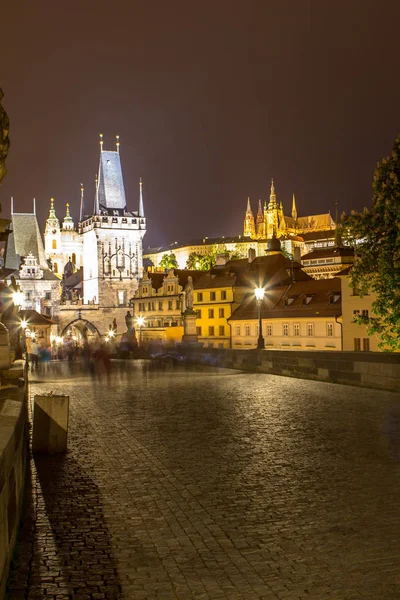 Nachtkulisse von Prag, Tschechische Republik — Stockfoto