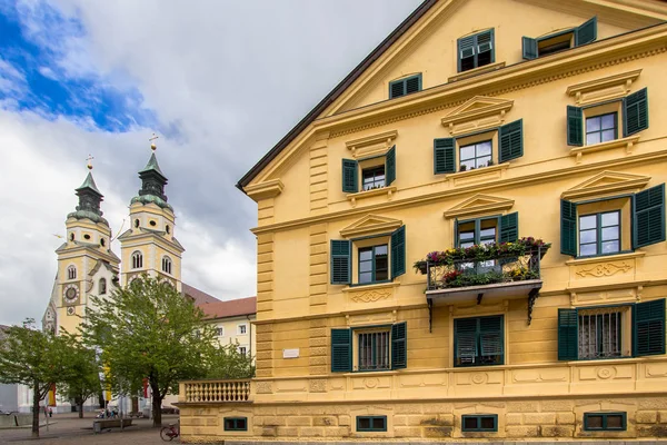 Widok na katedrę w Bressanone, Włochy — Zdjęcie stockowe